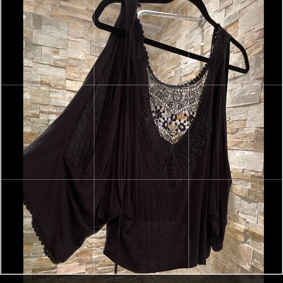 Open shoulder and open back top size S - Picture 3 of 16